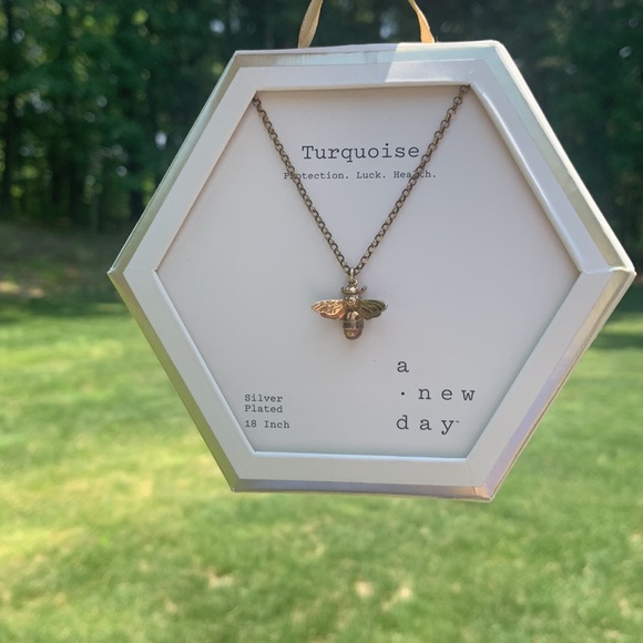 🐝 Honey Bee Necklace 🐝 - Picture 2 of 2